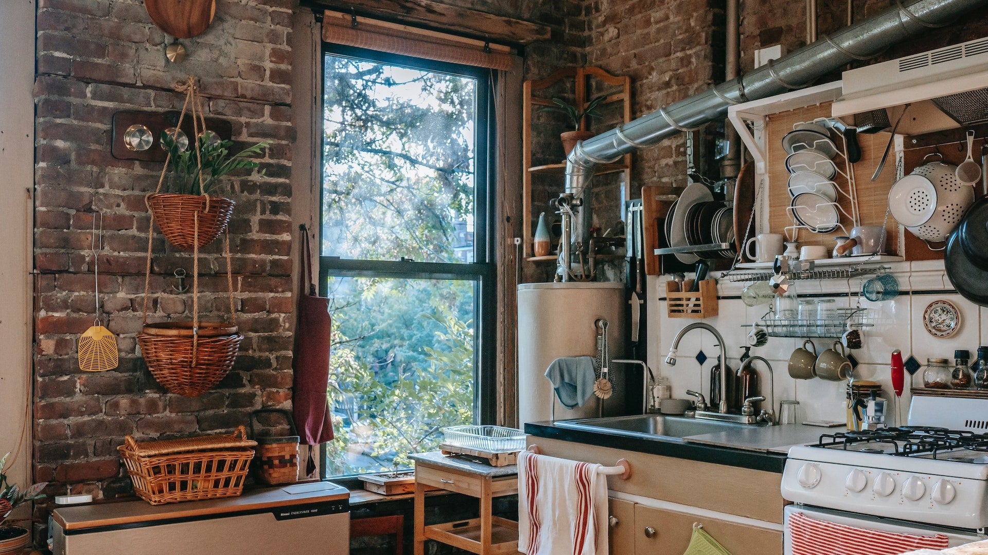 Kitchen air quality and ventilation