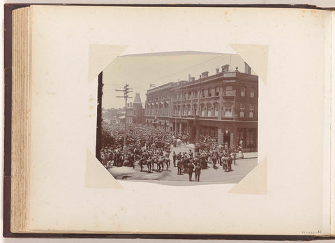 Distribution of arms and ammunition in Johannesburg, anonymous, 1896 Canvas Print