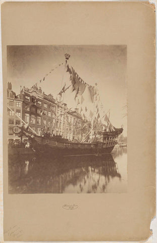 Party vessel 't Willemijntje in the Herengracht in Amsterdam, Henri de Louw, 1887 Canvas Print