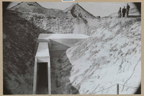 The entrance to air raid shelter B in Heemskerk, 1939 - 1941 Canvas Print