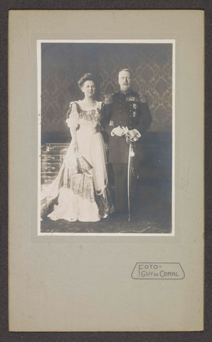 Portrait of Queen Wilhelmina and Prince Hendrik with bowler hat, Johan Julien Marc Guy de Coral, 1900 - 1920 Canvas Print