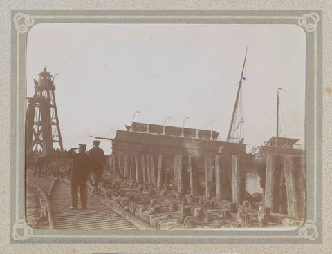 Salvage work on a shipwreck, Folkert Idzes de Jong, c. 1905 - c. 1907 Canvas Print