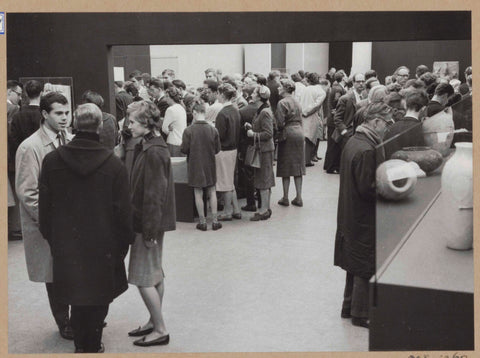 Visitors view the exhibition 5000 years of art from Egypt in October 1960, c. 1960 Canvas Print