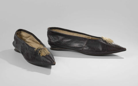 Pair of ladies’ shoes with a wedge heel and a tassel, anonymous, c. 1800 - c. 1810 Canvas Print