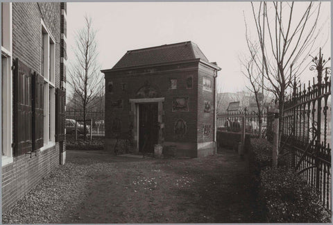 Gazebo on the corner of the garden at the Drucker extension, 1982 Canvas Print