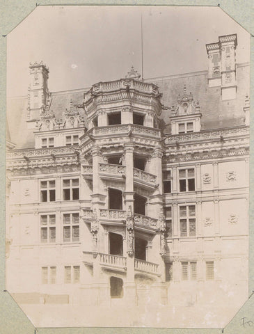 Exterior of the spiral staircase of Chambord Castle, anonymous, c. 1890 - c. 1900 Canvas Print