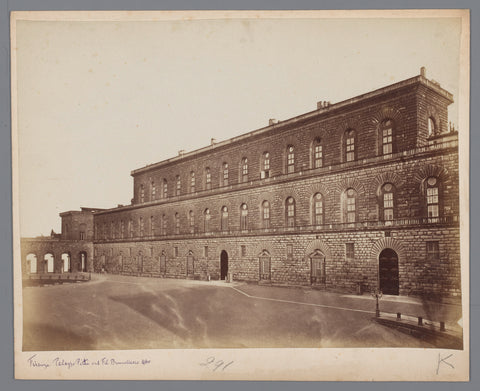 Façade of the Palazzo Pitti in Florence, Italy, anonymous, 1851 - 1900 Canvas Print