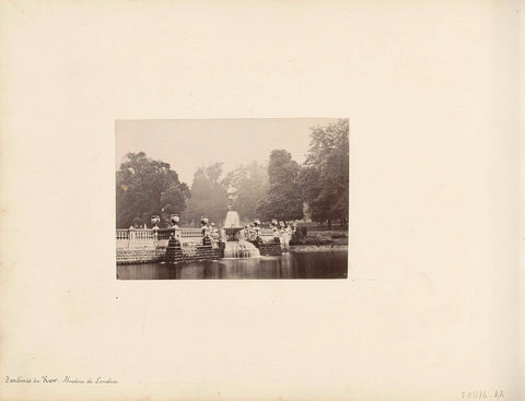 Fontein in Kew Gardens, anonymous, 1850 - 1876 Canvas Print