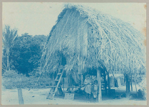 Kinderen voor een woning bij Galibi, Suriname, Hendrik Doijer (attributed to), 1906 - 1913 Canvas Print