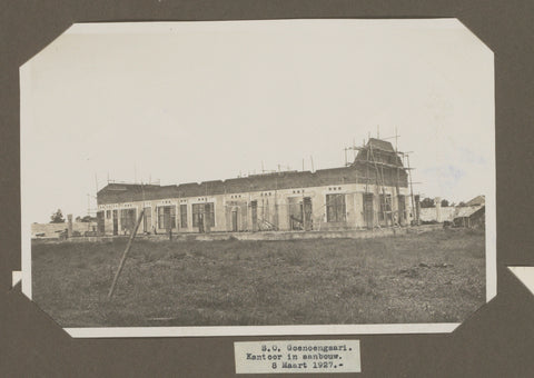 S.O. Goenoengsari. Office under construction. 8 March 1927., anonymous, 1927 Canvas Print