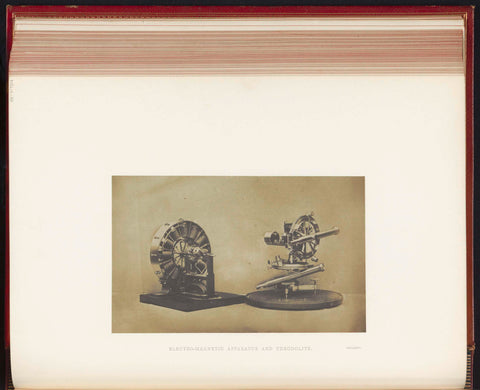 Elektromagnetisch apparaat en een theodoliet op de Great Exhibition of the Works of Industry of All Nations van 1851 in Londen, C.M. Ferrier & F. von Martens (attributed to), 1851 Canvas Print