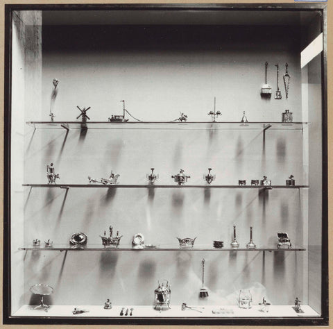 Display case with small objects of (precious) metal, 1962 Canvas Print