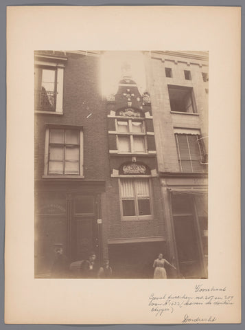 Gevel tussen Voorstraat 207 en 209 te Dordrecht, anonymous (Monumentenzorg) (attributed to), A.J.M. Mulder (possibly), c. 1880 - c. 1910 Canvas Print