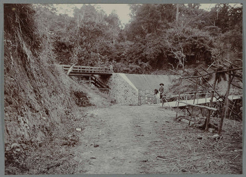 Bridge over the Wenih Rongka, anonymous, 1903 - 1913 Canvas Print