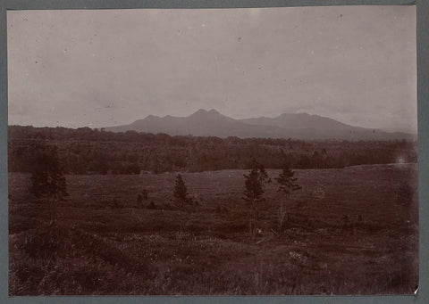 Landschap met bergen in de verte, anonymous, 1903 - 1913 Canvas Print