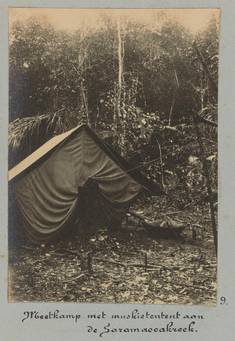 Measuring camp with mosquito tent on the Saramaccakreek, Hendrik Doijer (attributed to), 1906 - 1913 Canvas Print