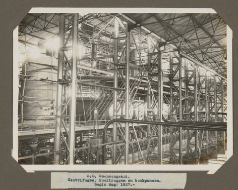 S.O. Goenoengsari. Centrifuges, koeltroggen en kookpannen. begin Aug: 1927., anonymous, 1927 Canvas Print