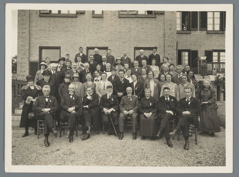 Group portrait at a conference in Amerongen in 1927, possibly with Marie Breitner-Jordan, Vereenigde Foto-bureaux Amsterdam, 1927 Canvas Print