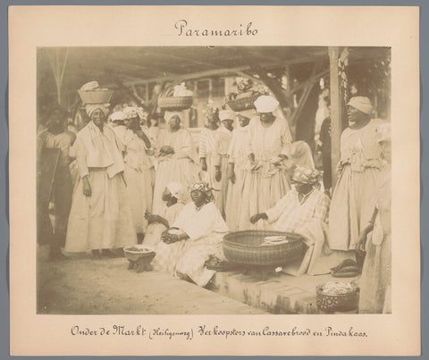 Onder de Markt (Heiligenweg) Saleswomen of Cassava bread and Peanut butter, Eugen Klein (attributed to), 1900 - 1905 Canvas Print