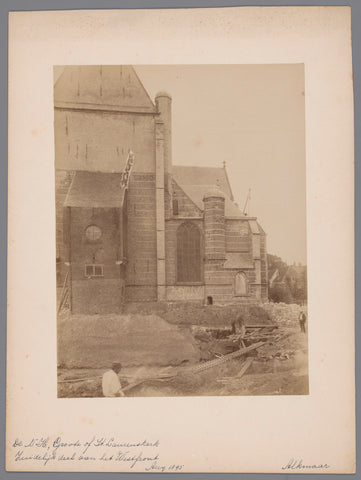 Part of the Grote of Sint-Laurenskerk in Alkmaar during the excavation in 1895, anonymous (Monumentenzorg) (attributed to), A.J.M. Mulder (possibly), 1895 Canvas Print