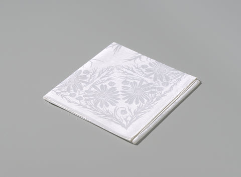 Napkin of linen damask with design Marguerite, Cornelis van der Sluys, c. 1904 Canvas Print