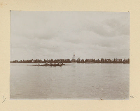 Rowing on the water, Hendrik Herman van den Berg, in or after 1890 - in or before 1894 Canvas Print