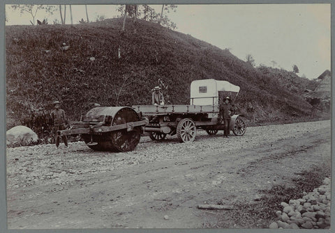 levelling the Road with a Roller, anonymous, 1910 - 1913 Canvas Print