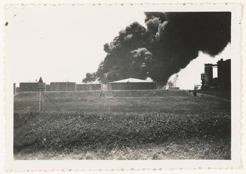 Burning oil tanks of Shell May 1940, anonymous, 1940 Canvas Print