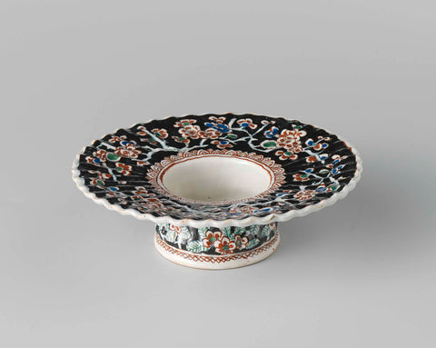 Dish, belonging to a trembleuse, De Metaale Pot, 1695 - 1720 Canvas Print