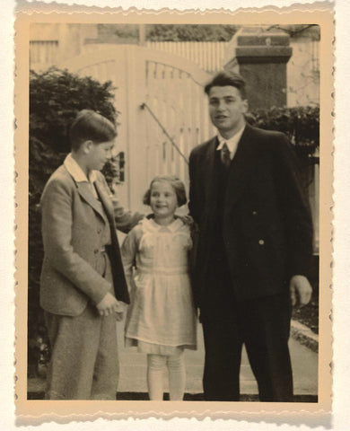 Isabel Wachenheimer with her cousins Klaus and Werner Zürndorfer, in the garden of the Wachenheimer family in Stuttgart, 1935, anonymous, 1935 Canvas Print