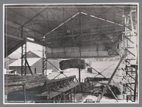 Reed unloading equipment in operation, anonymous, 1917 - 1938 Canvas Print