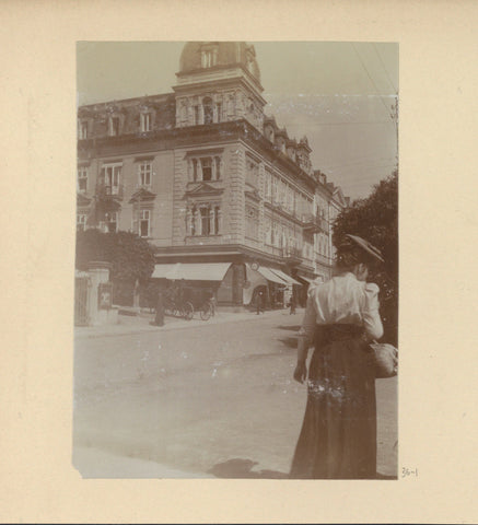 Woman with her back turned to the camera, Hendrik Herman van den Berg, in or after 1890 - in or before 1894 Canvas Print