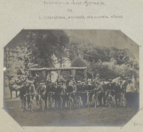 Group portrait of former pupils on bicycles ('l'Association amicale des anciens élèves') during an excursion to Saint-Germain, anonymous, c. 1880 - c. 1900 Canvas Print