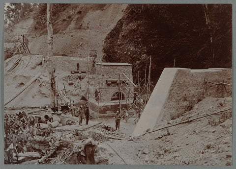 Construction of the new bridge over the Woih ni Tanggo Besi, anonymous, 1903 - 1913 Canvas Print