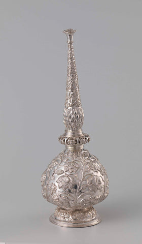 Rose water bottle of silver driven with flower and leaf vines, anonymous, c. 1700 - c. 1725 Canvas Print