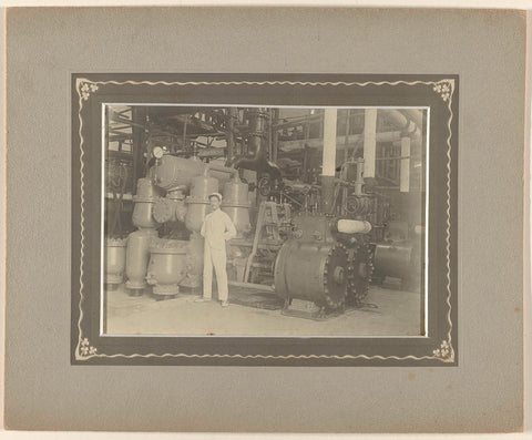 Man in suikerfabriek, anonymous, 1890 - 1910 Canvas Print