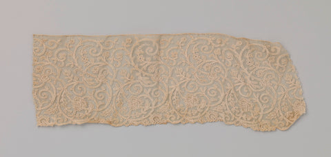 Strip of cream-colored machined lace with a pattern of flower and leaf vines, anonymous, c. 1900 - c. 1925 Canvas Print