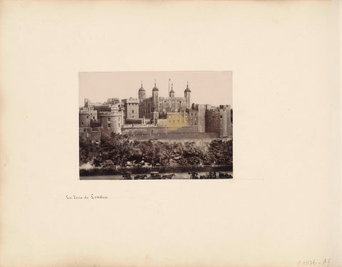 View of the Tower in London with horse-drawn carriages in the foreground, anonymous, 1850 - 1876 Canvas Print