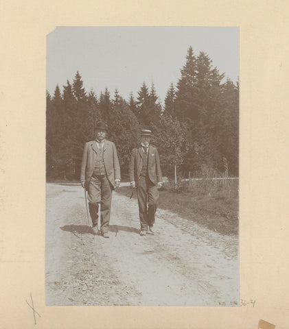 Twee heren waaronder Norbert van den Berg in bossige omgeving, Hendrik Herman van den Berg, in or after 1890 - in or before 1894 Canvas Print