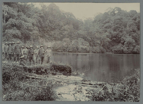 Dutch and workers at a lake, anonymous, 1903 - 1913 Canvas Print