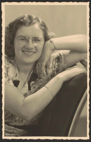 Portrait of a participant in a course of the Colonial School for Girls and Women in The Hague, Photo-Art H. van der Meulen, c. 1930 - c. 1949 Canvas Print