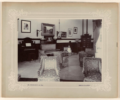 Room with armchairs, O. Hisgen & Co., 1890 - 1910 Canvas Print