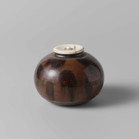 Tea caddy with a goldenbrown glaze, anonymous, anonymous, c. 1600 - c. 1800 Canvas Print