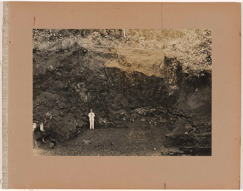 Coallayer in the open mine, anonymous, 1921 - 1922 Canvas Print