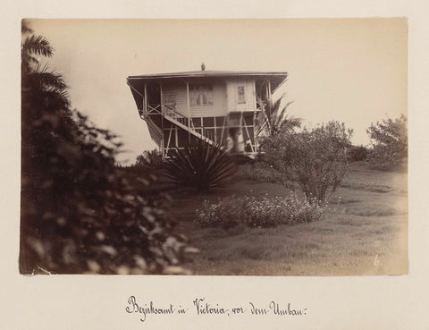 Exterior of a district building with garden in Victoria (Cameroon), anonymous, 1899 Canvas Print