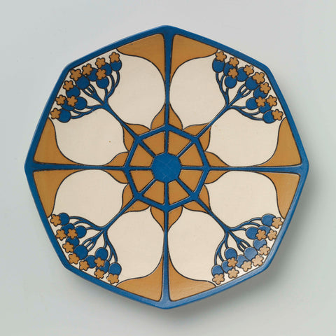 Bord, behorende bij een theeservies van chromolith steengoed, versierd in blauw en geelbruin, Villeroy & Boch Keramische Werke K.G., c. 1911 - c. 1912 Canvas Print