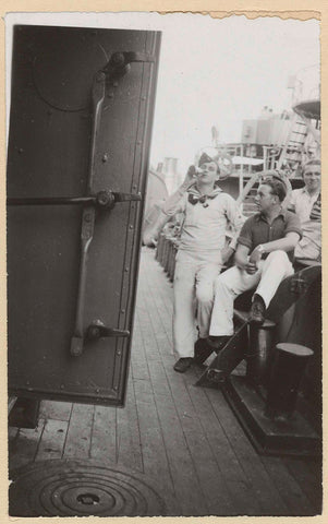 Three sailors with a bottle of beer, anonymous, 1940 - 1943 Canvas Print