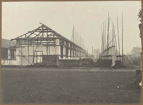 Construction of a commercial building, anonymous, 1914 - 1919 Canvas Print