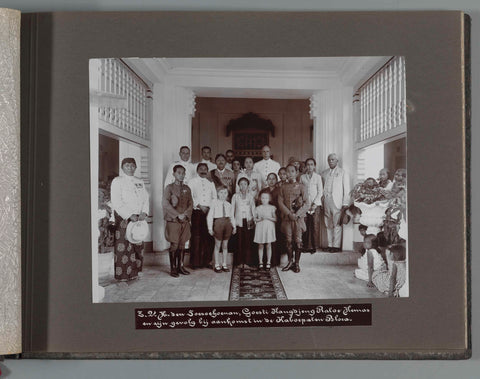 Z.V.H. den Soesoehoenan, Goesti Kandjeng Ratoe Hemas and his entourage on arrival in the Kaboepaten Blora, anonymous, 1933 Canvas Print