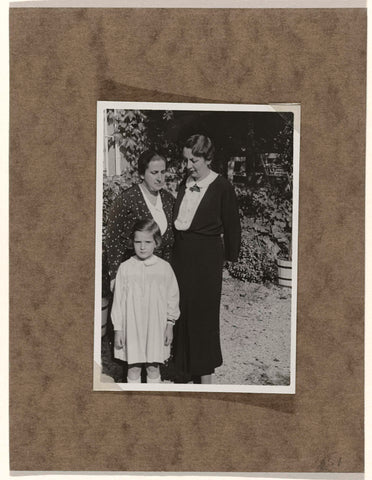 Isabel Wachenheimer, Else Wachenheimer-Moos and aunt Trüde in the garden, October 1934, anonymous, 1934 Canvas Print